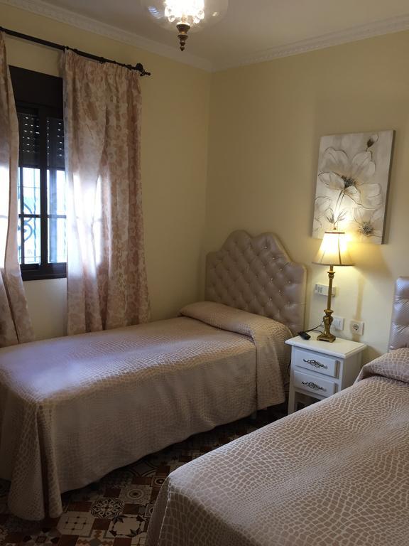 Hostal Lojo Conil De La Frontera Bilik gambar