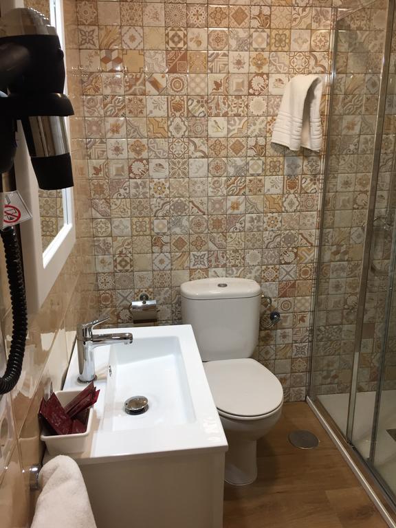 Hostal Lojo Conil De La Frontera Luaran gambar
