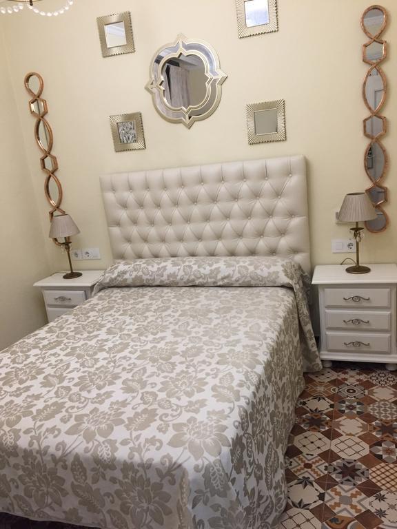 Hostal Lojo Conil De La Frontera Luaran gambar