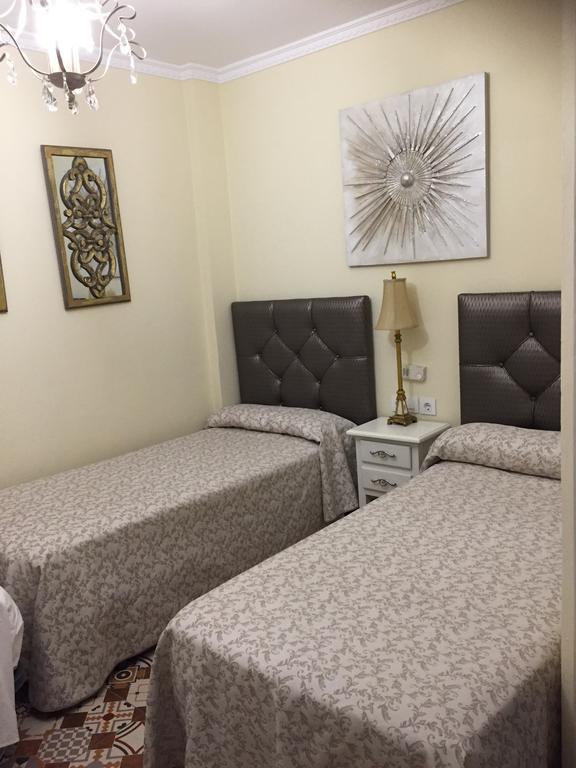 Hostal Lojo Conil De La Frontera Luaran gambar