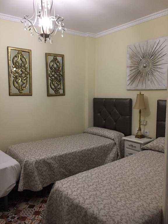 Hostal Lojo Conil De La Frontera Luaran gambar