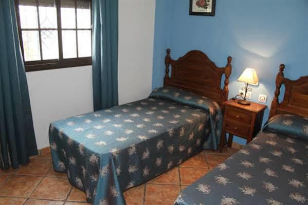 Hostal Lojo Conil De La Frontera Luaran gambar